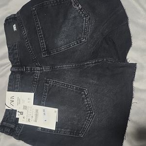 Zara size 4 black denim shorts